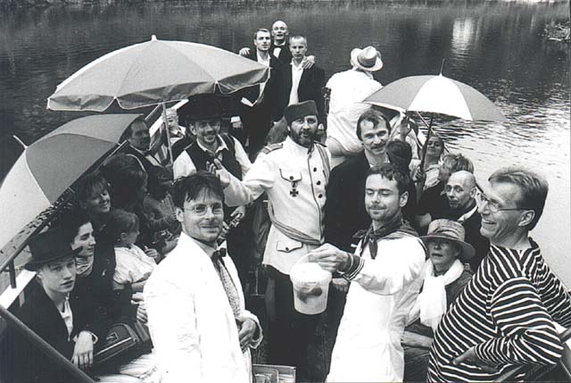 {short description of image}