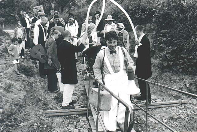 {short description of image}