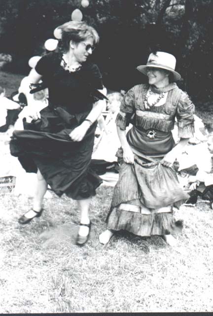 {short description of image}